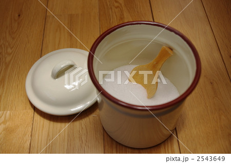 アイボリーのキャニスター 2543649