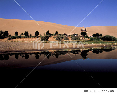 敦煌の鳴沙山 2544260