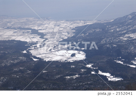 雪の安曇川町俯瞰 2552041