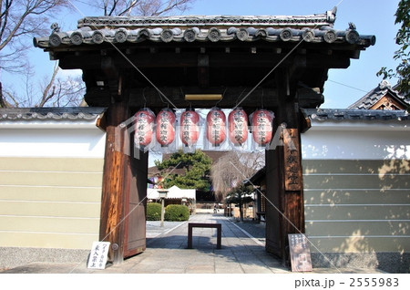 千本釈迦堂山門 2555983