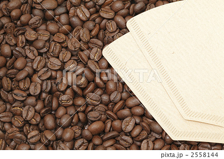 コーヒー豆と濾紙 コーヒー豆と濾紙 2558144