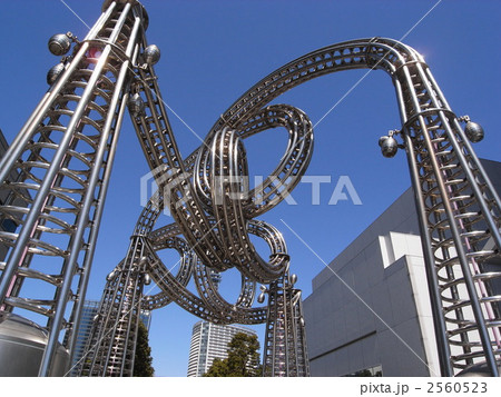 グランモール公園のモニュメント グランモール公園のモニュメント 2560523