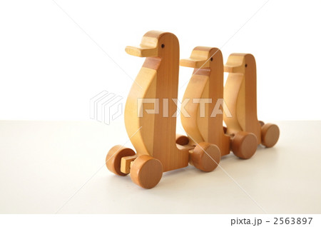 木の玩具（ペンギン） 2563897