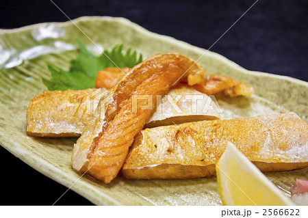 鮭はらすの塩焼き 2566622