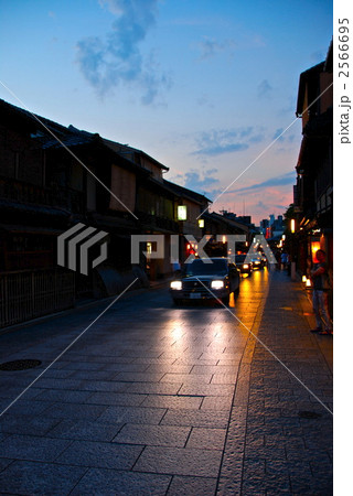 薄暮の祇園、花見小路(京都市東山区) 薄暮の祇園、花見小路(京都市東山区) 2566695