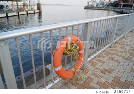 救命用の浮輪 2569714