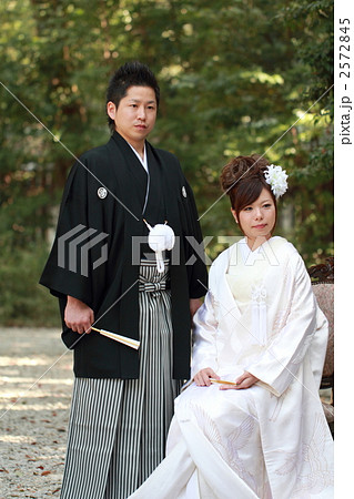 結婚新娘婚禮 和服日式服裝婚禮情侶新娘新郎新婚新娘和新郎 照片素材 圖片 圖庫