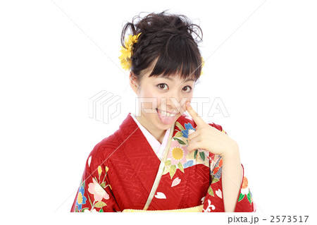 振り袖姿の女性 2573517