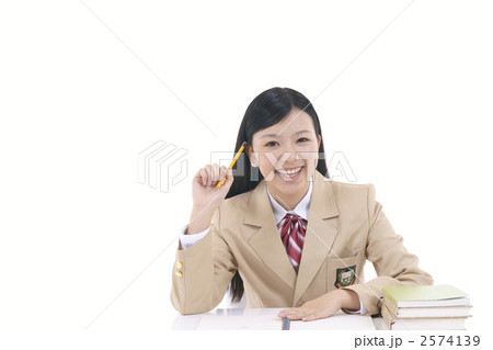 勉強する女子高校生 2574139