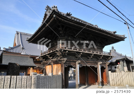 【四国八十八ヶ所】第十六番 阿波観音寺の山門 徳島県徳島市 【四国八十八ヶ所】第十六番 阿波観音寺の山門 徳島県徳島市 2575430