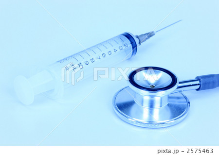 聴診器と注射器 聴診器と注射器 2575463