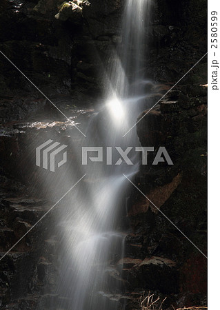 日差しを受ける滝 日差しを受ける滝 2580599