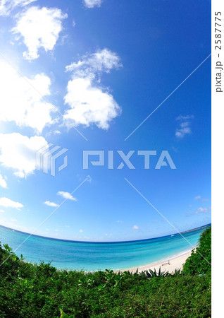快晴の与論島 2587775