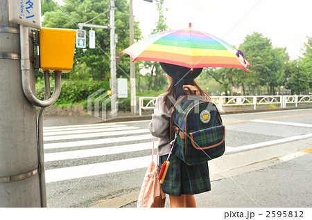 雨の日の登園 2595812
