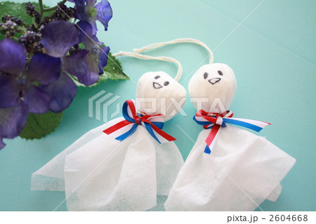 紫陽花とテルテル坊主 2604668