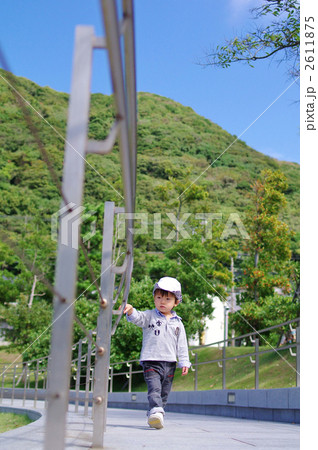 歩道と子供 歩道と子供 2611875