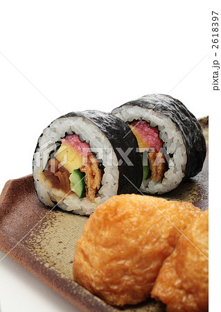 太巻きと稲荷寿司 太巻きと稲荷寿司 2618397