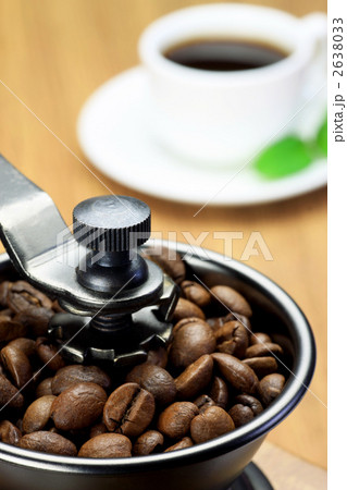 コーヒーミルとコーヒー 2638033