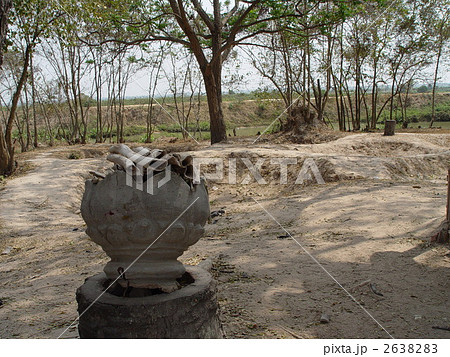 キリングフィールドの人骨(プノンペン/カンボジア) キリングフィールドの人骨(プノンペン/カンボジア) 2638283