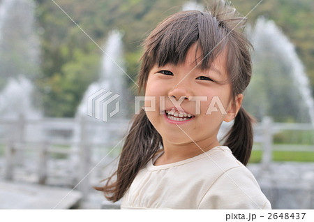 笑顔の女の子 笑顔の女の子 2648437