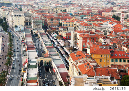 ニース・旧市街の眺め(プロムナードデザングレから市街地) 2658136