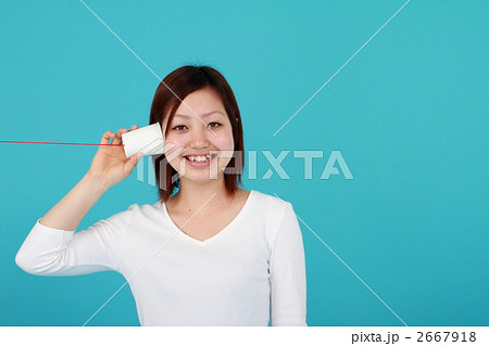 糸電話と女性 2667918
