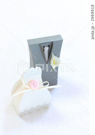 プチギフトの新郎新婦（白バック） 2669919