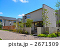 四角い角地の住宅と道路 2671309