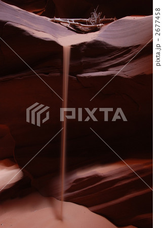 アンテロープキャニオンにて砂滝 2677458