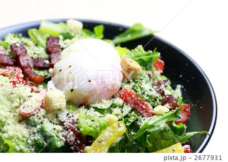 カリカリベーコンのシーザーサラダ 2677931