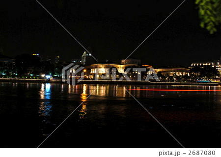 ボートキーから見たシンガポール川の夜景(シンガポール) ボートキーから見たシンガポール川の夜景(シンガポール) 2687080