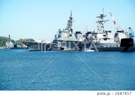 自衛艦　横須賀基地　 2687857
