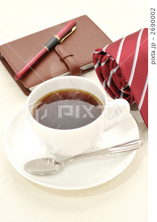 システム手帳とコーヒー、ビジネスシーン。 2690002