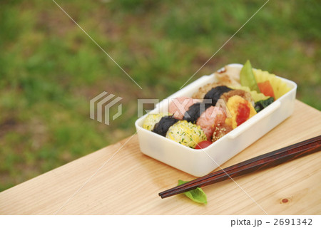 ピクニック・遠足のお弁当 2691342