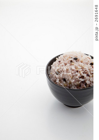 お茶碗に盛った黒豆ご飯 お茶碗に盛った黒豆ご飯 2691648