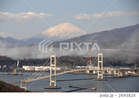 羊蹄山と白鳥大橋 2693820