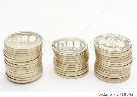 日本通貨５００円玉重ねる 2719042