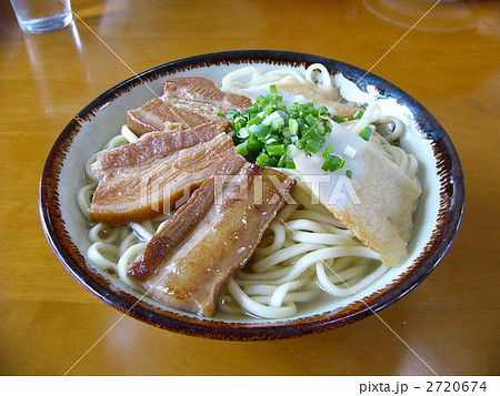 沖縄　宮古島　郷土料理　ソーキそば 2720674