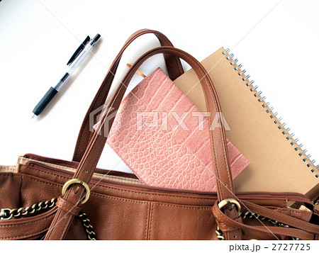 カバンの中身 2727725