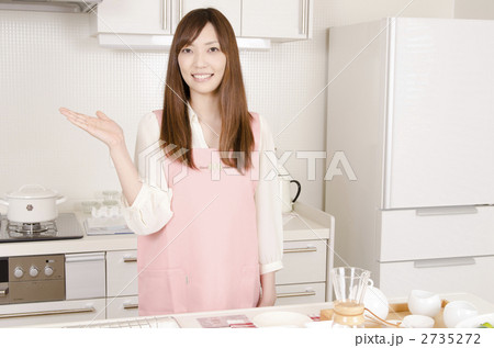 キッチンと主婦 2735272