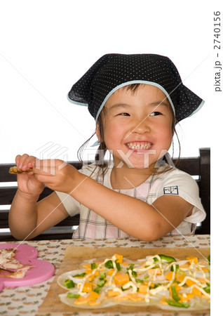 料理をする子供 2740156