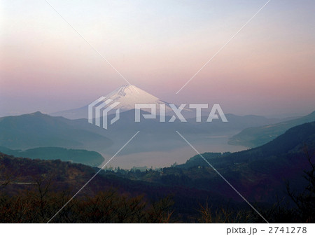 大観山の紅富士 2741278