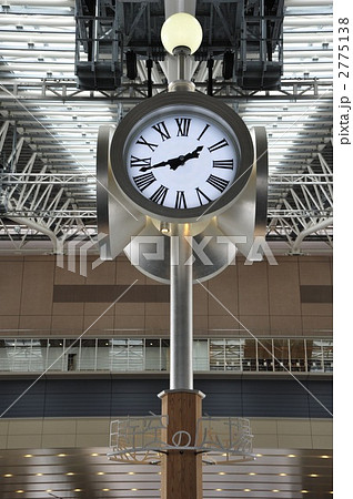 時計　大阪駅 2775138