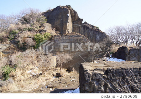 鷹取山の岩壁 2780609