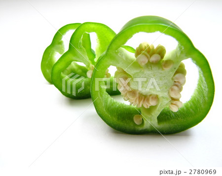 ピーマン 野菜 カットの写真素材