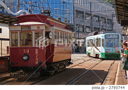 2793744