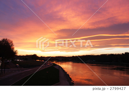 アビニョン橋から見たローヌ川 2799427