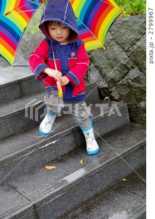 傘を差した子供 2799967