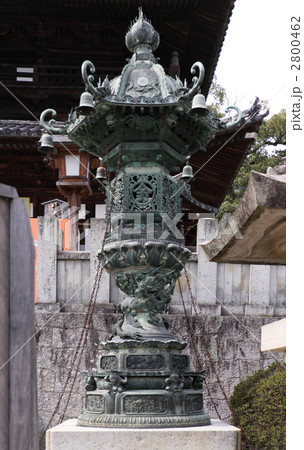 金刀比羅宮表参道一之坂、大門前の青銅大燈籠 2800462