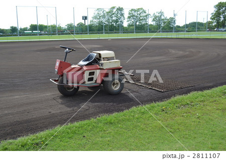 整備車 野球場 グラウンドの写真素材